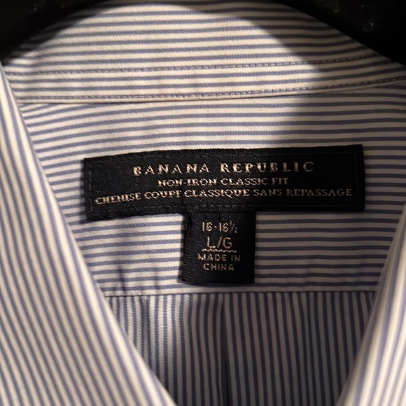 Banana Republic Non-Iron Class Fit Dress Shirt - Blue / White fine stripes - Picture 2 of 2